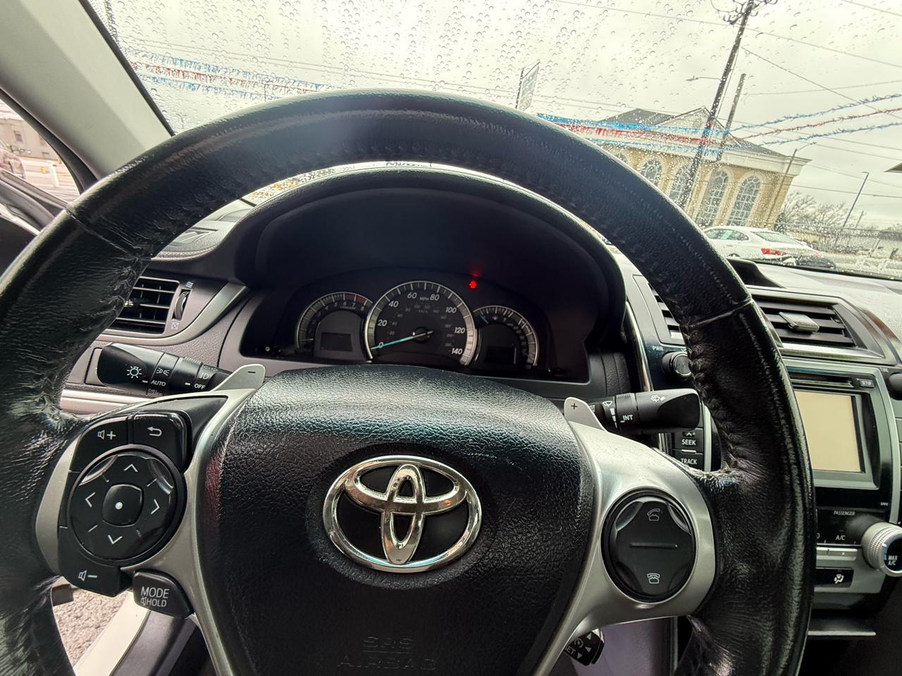 Toyota Camry SE 2012