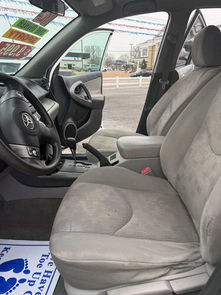 Toyota RAV4 Base I4 2WD 2012