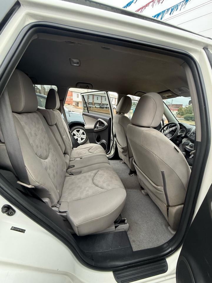 Toyota RAV4 Base I4 2WD 2012
