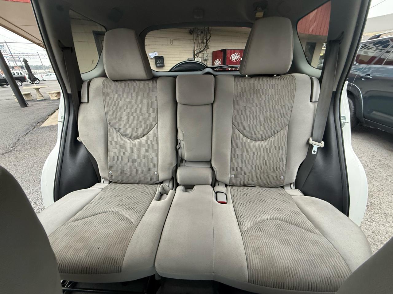 Toyota RAV4 Base I4 2WD 2012