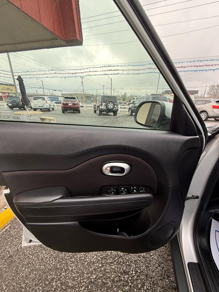 Kia Soul Base 6A 2016