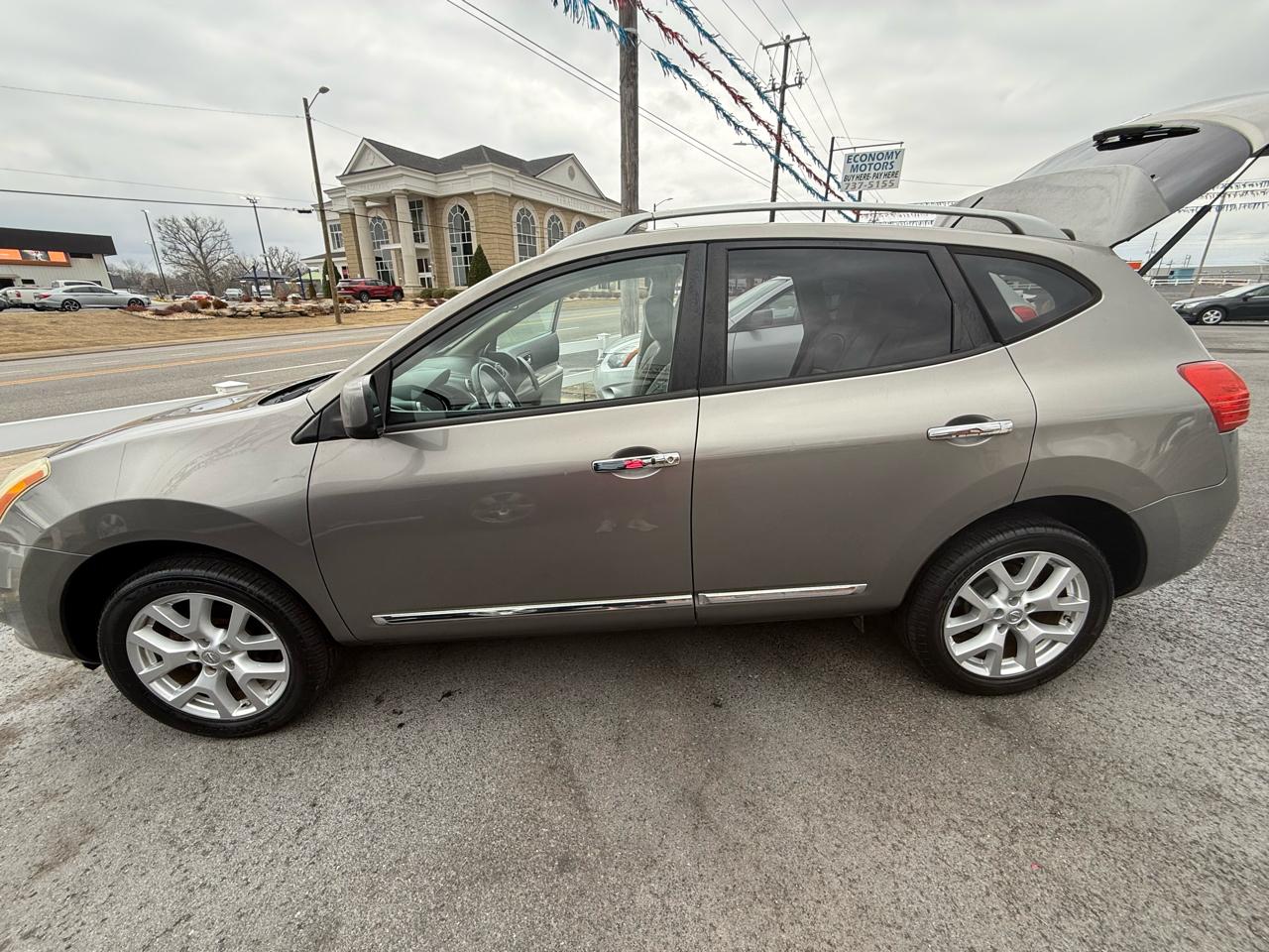 Nissan Rogue S AWD 2011