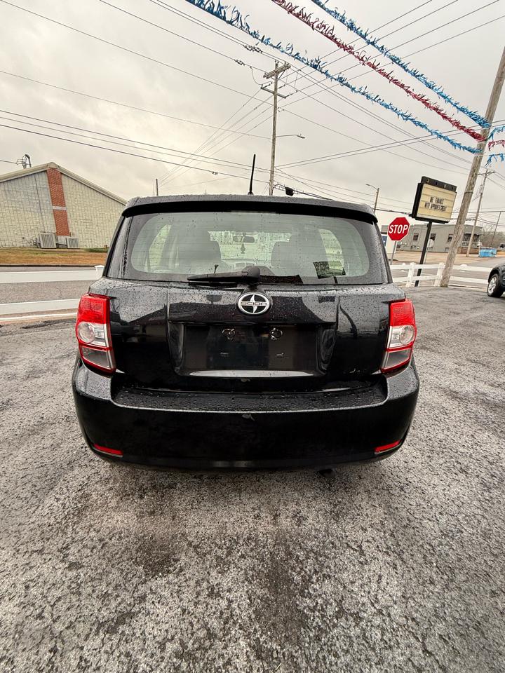 Scion xD 5-Door Hatchback 4-Spd AT 2013