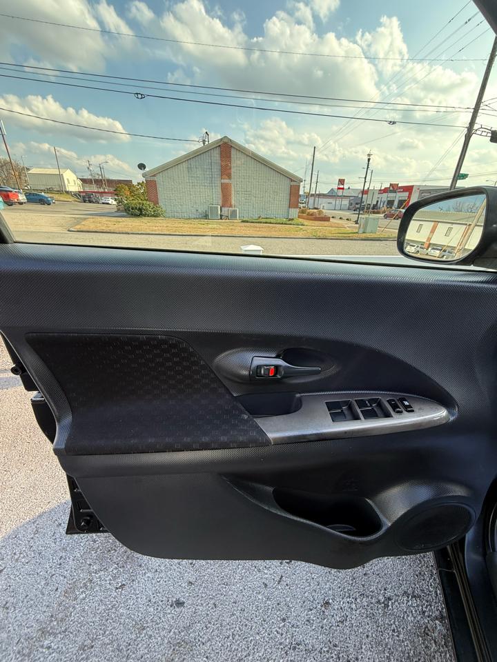 Scion xD 5-Door Hatchback 4-Spd AT 2013