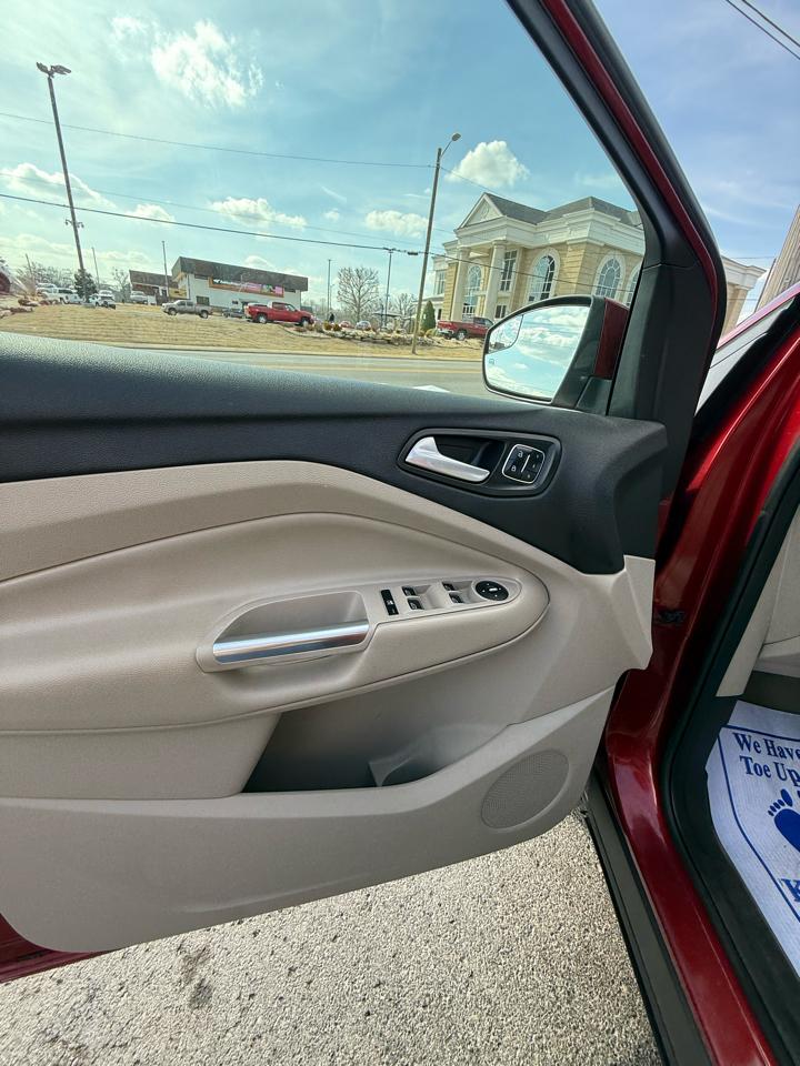 Ford Escape SEL FWD 2013