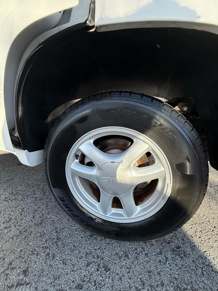 GMC Envoy SLE 2WD 2006