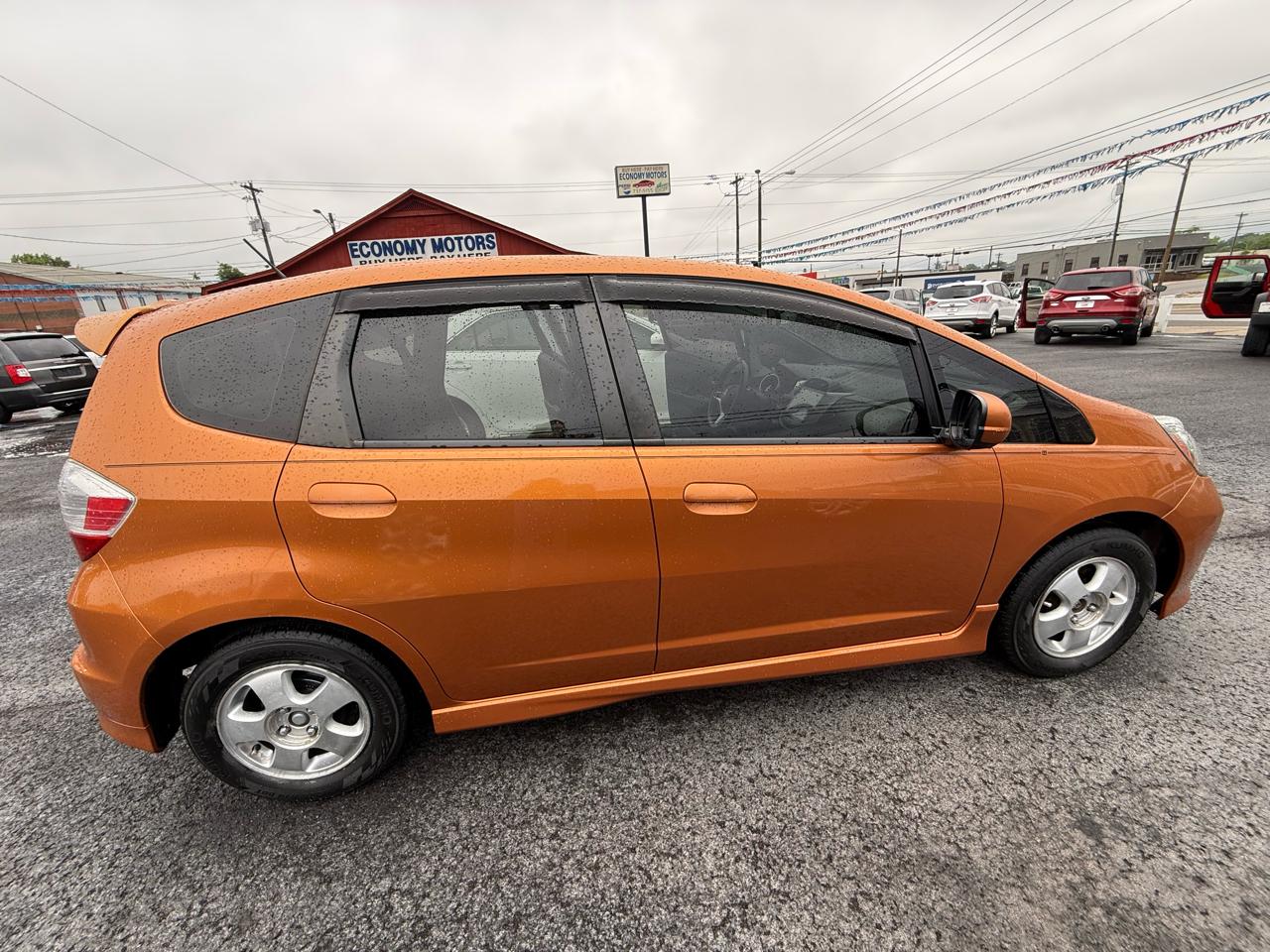 Honda Fit Sport 5-Speed MT 2011