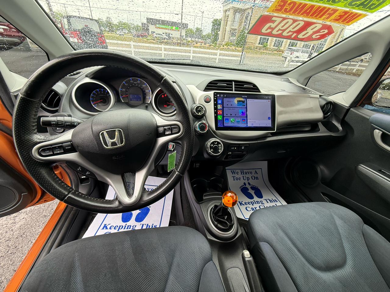 Honda Fit Sport 5-Speed MT 2011