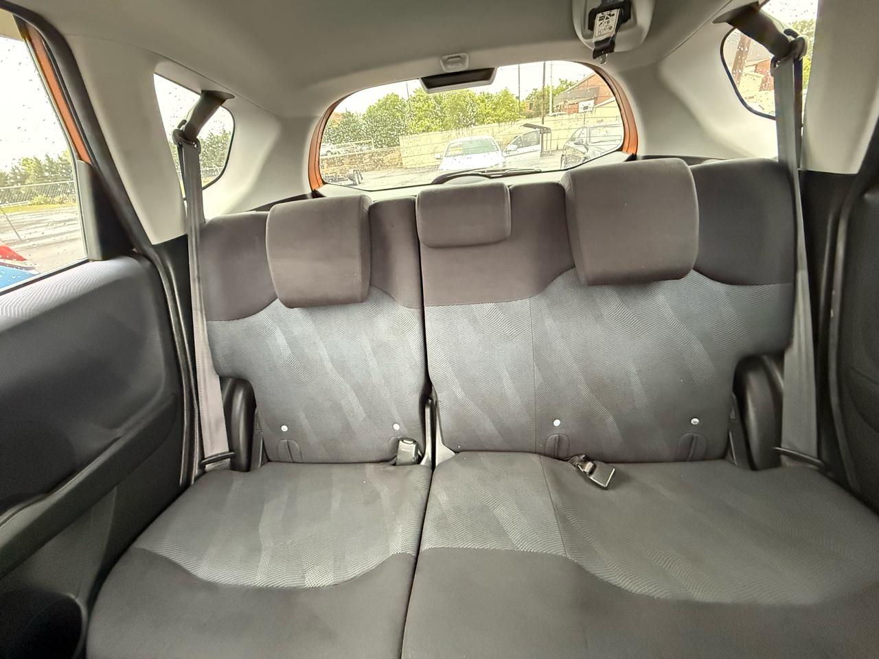 Honda Fit Sport 5-Speed MT 2011