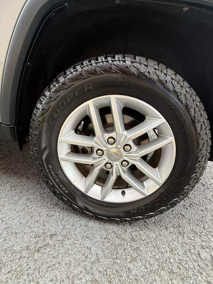 Jeep Grand Cherokee Laredo 4WD 2017