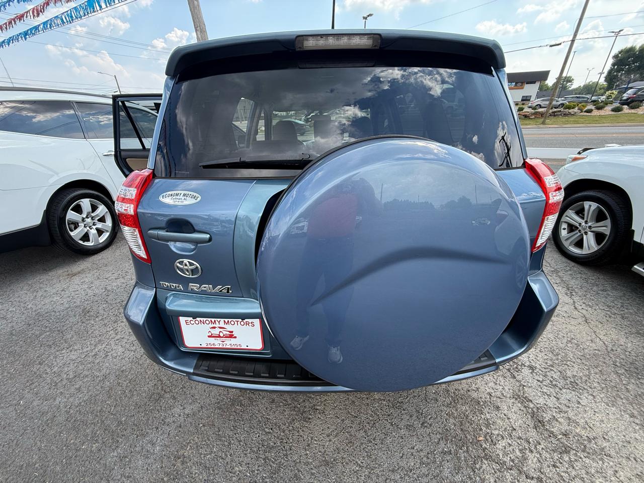 Toyota RAV4 Base I4 2WD 2010