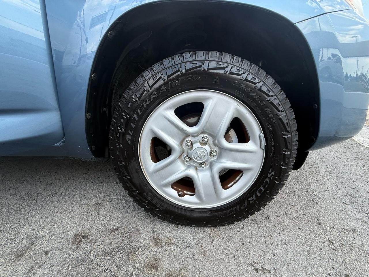 Toyota RAV4 Base I4 2WD 2010