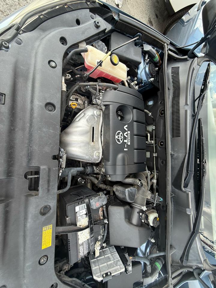 Toyota RAV4 Base I4 2WD 2010