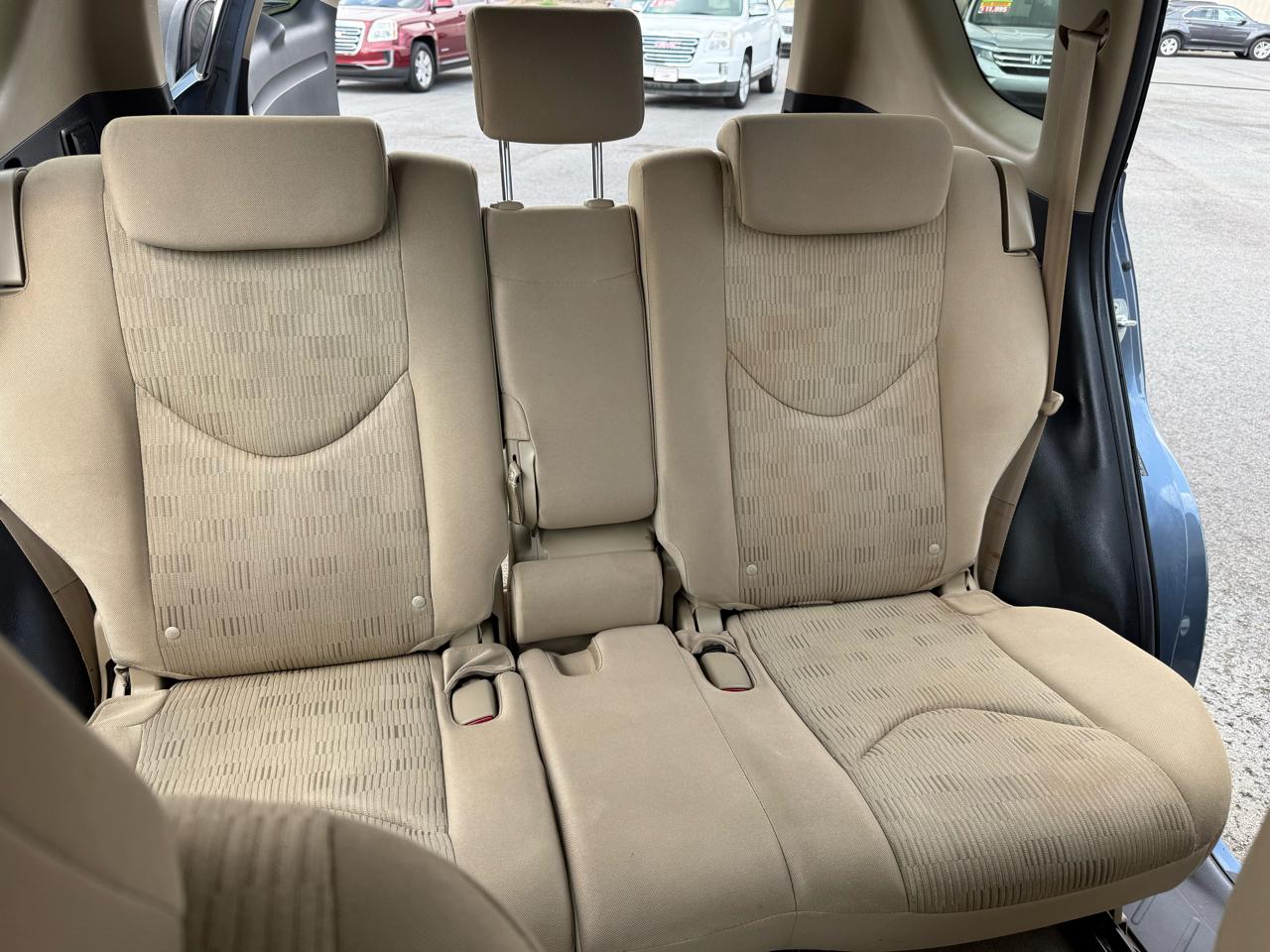 Toyota RAV4 Base I4 2WD 2010