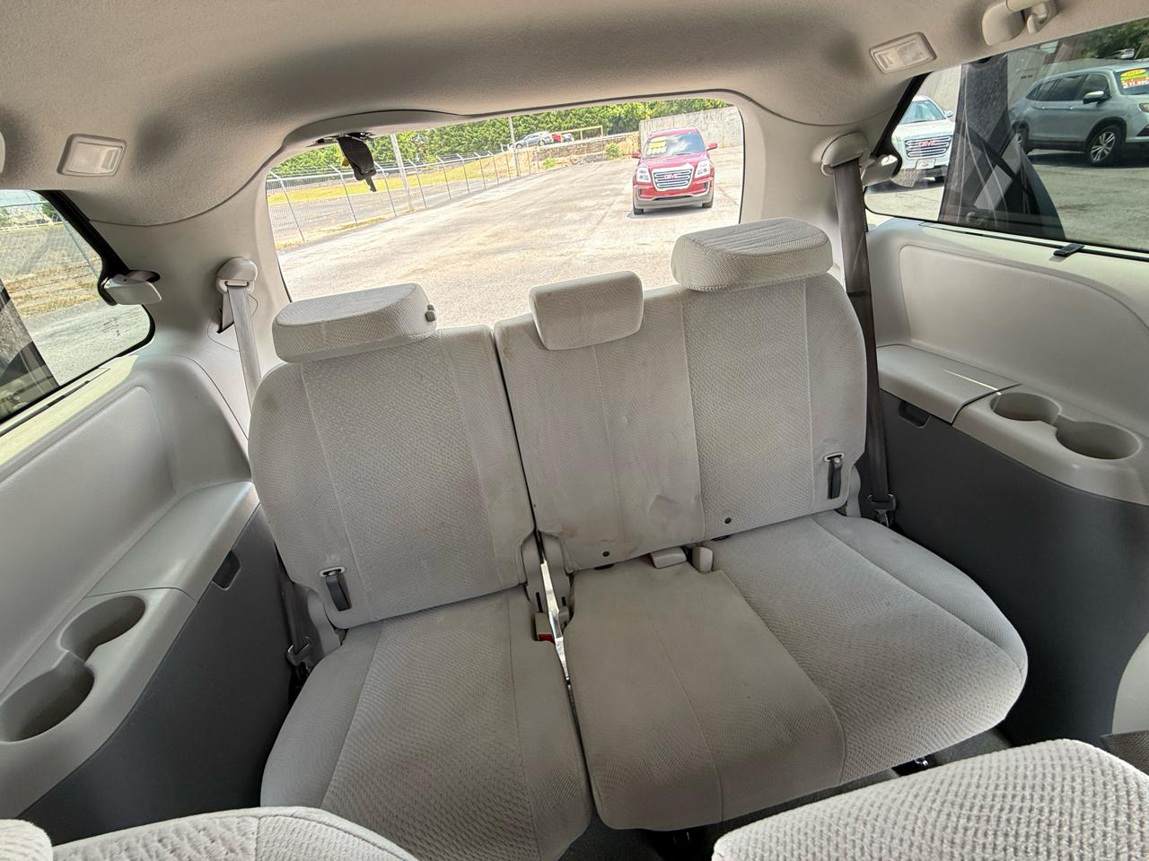 Toyota Sienna LE FWD 8-Passenger V6 2013