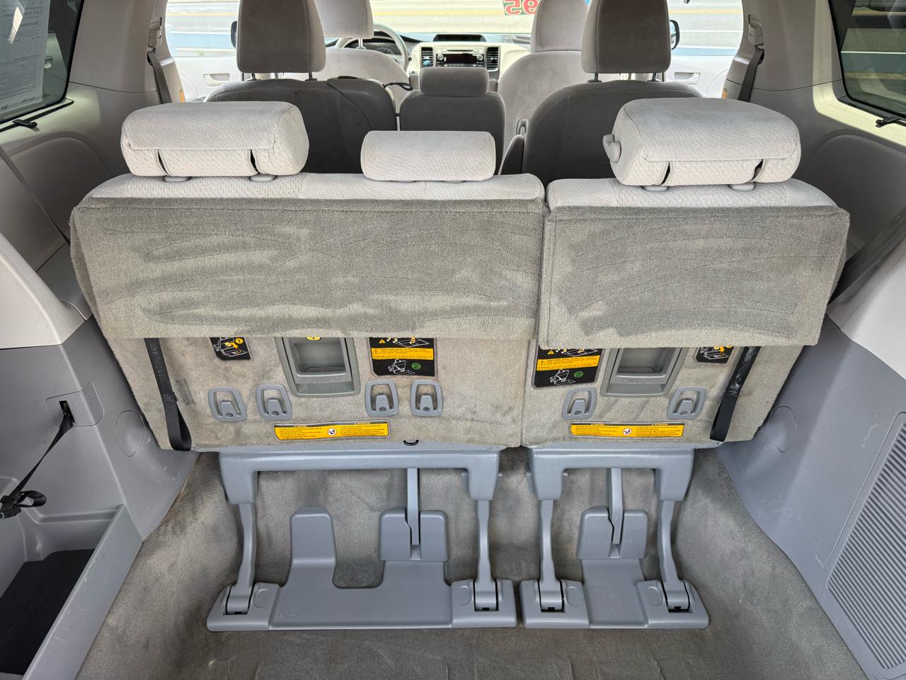 Toyota Sienna LE FWD 8-Passenger V6 2013