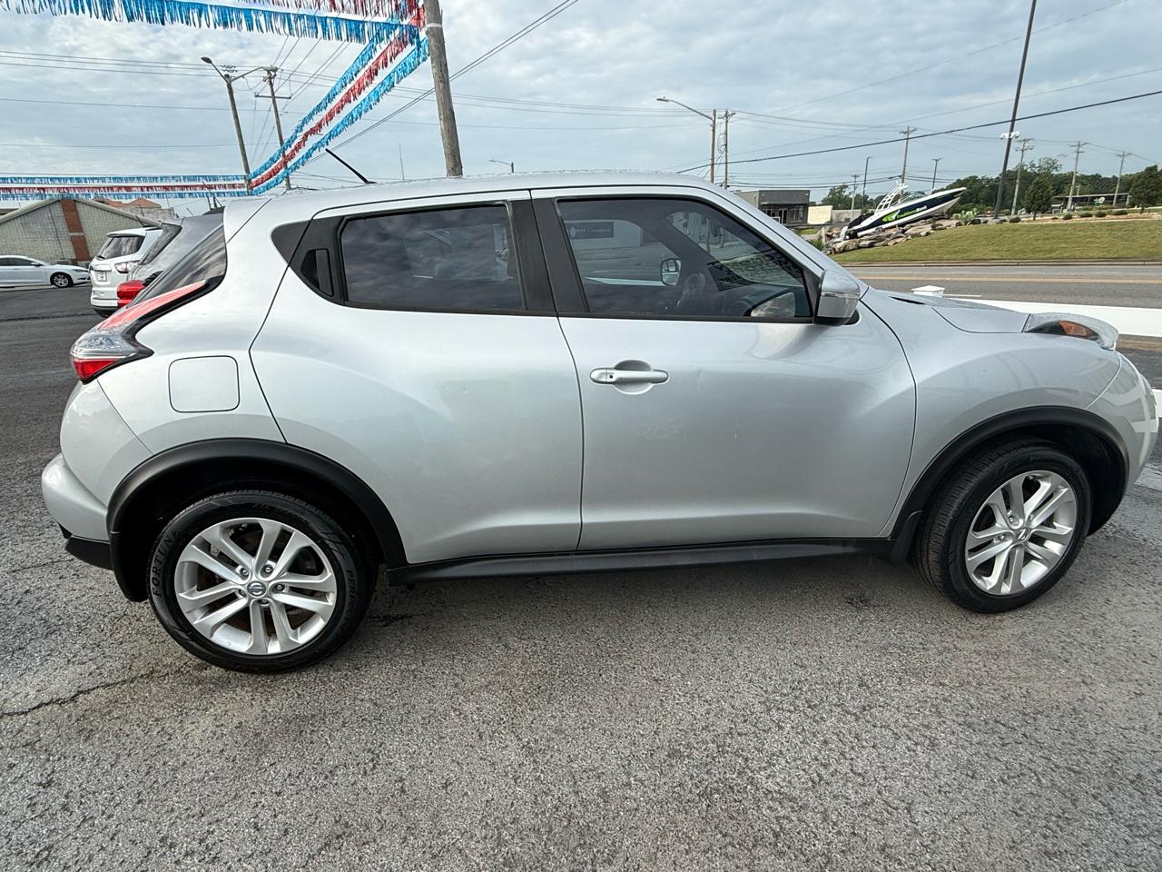 Nissan Juke S FWD 2015