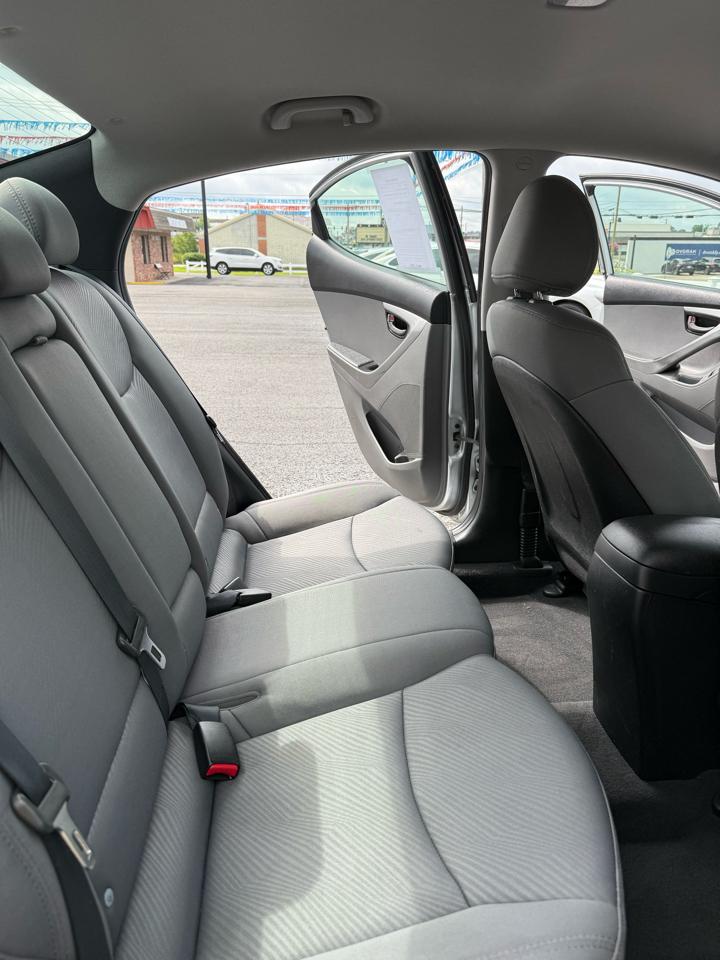 Hyundai Elantra GLS A/T 2011