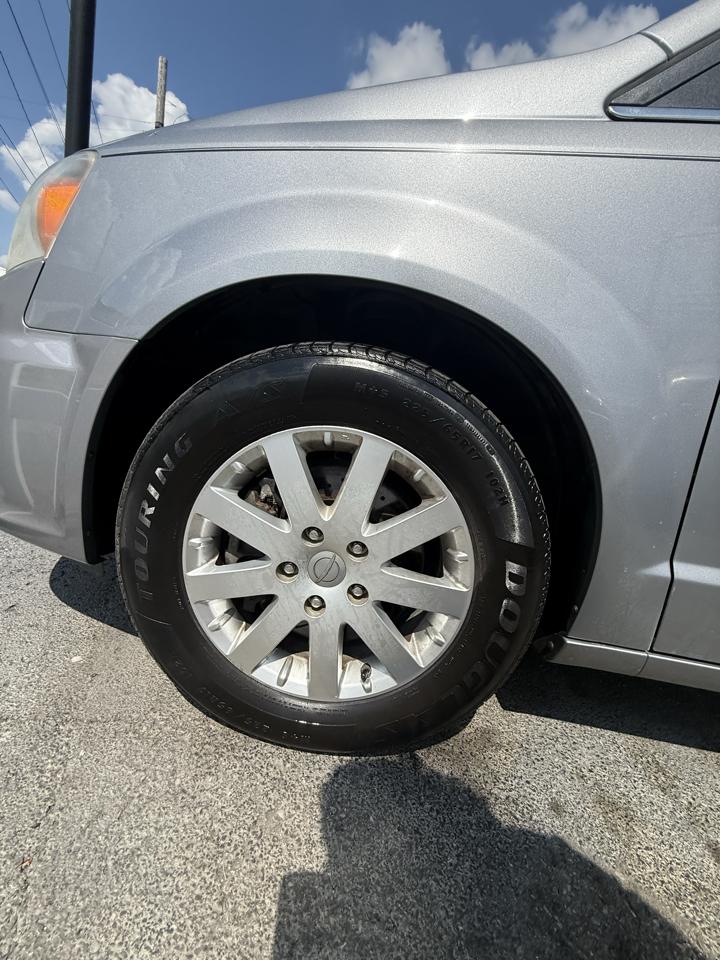 Chrysler Town & Country Touring 2013