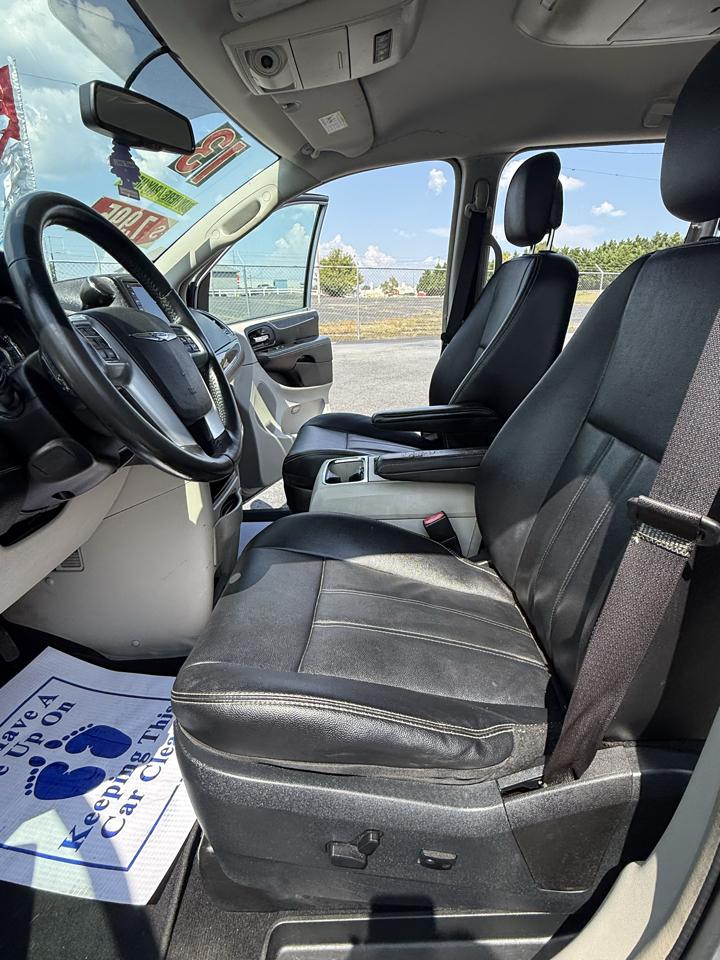 Chrysler Town & Country Touring 2013