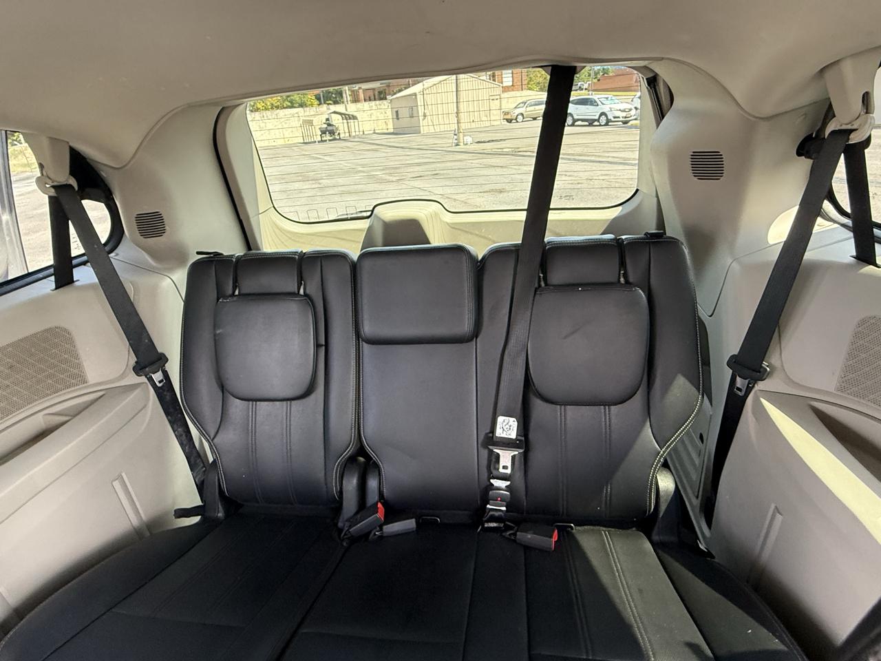 Chrysler Town & Country Touring 2013