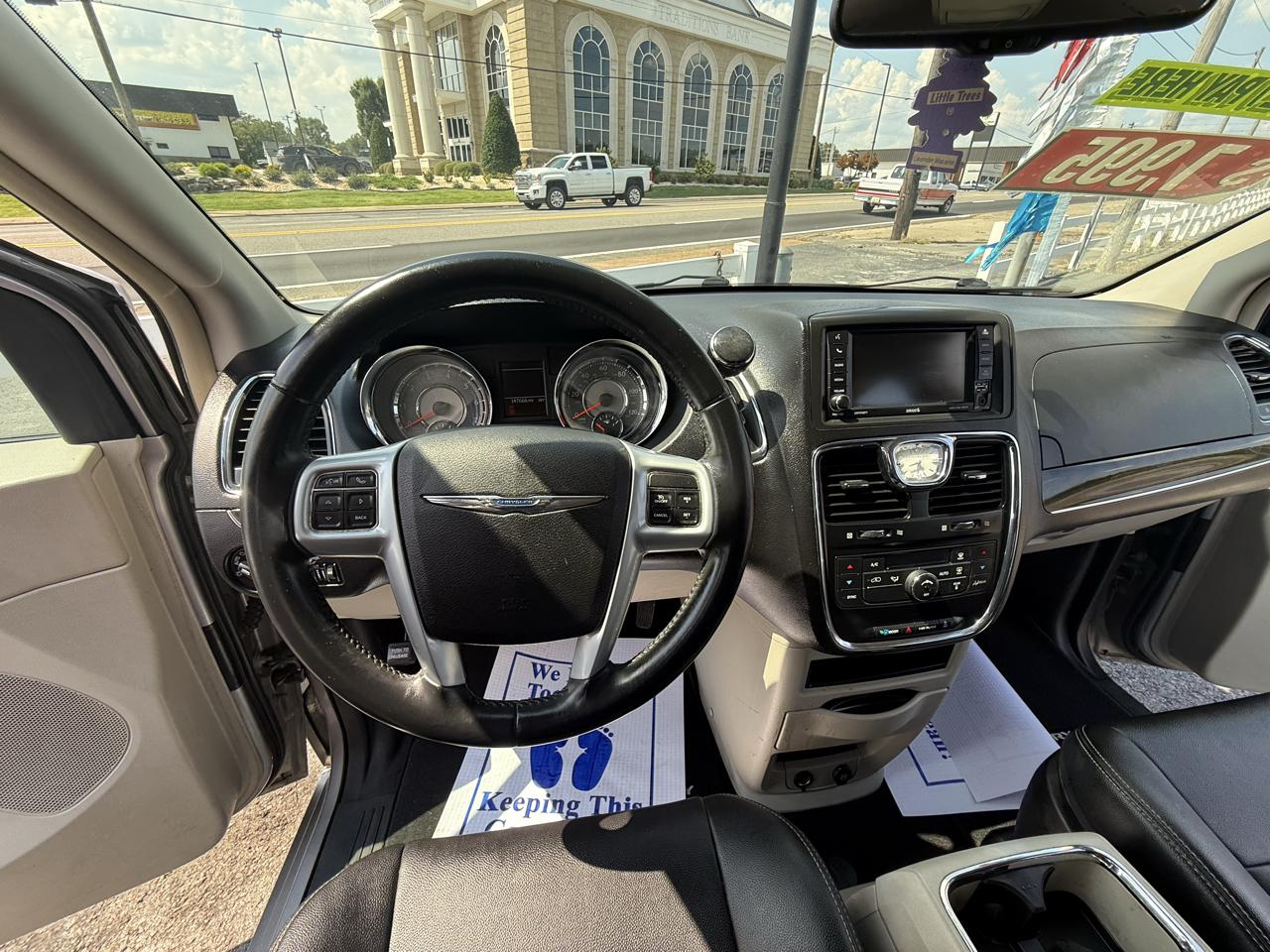 Chrysler Town & Country Touring 2013