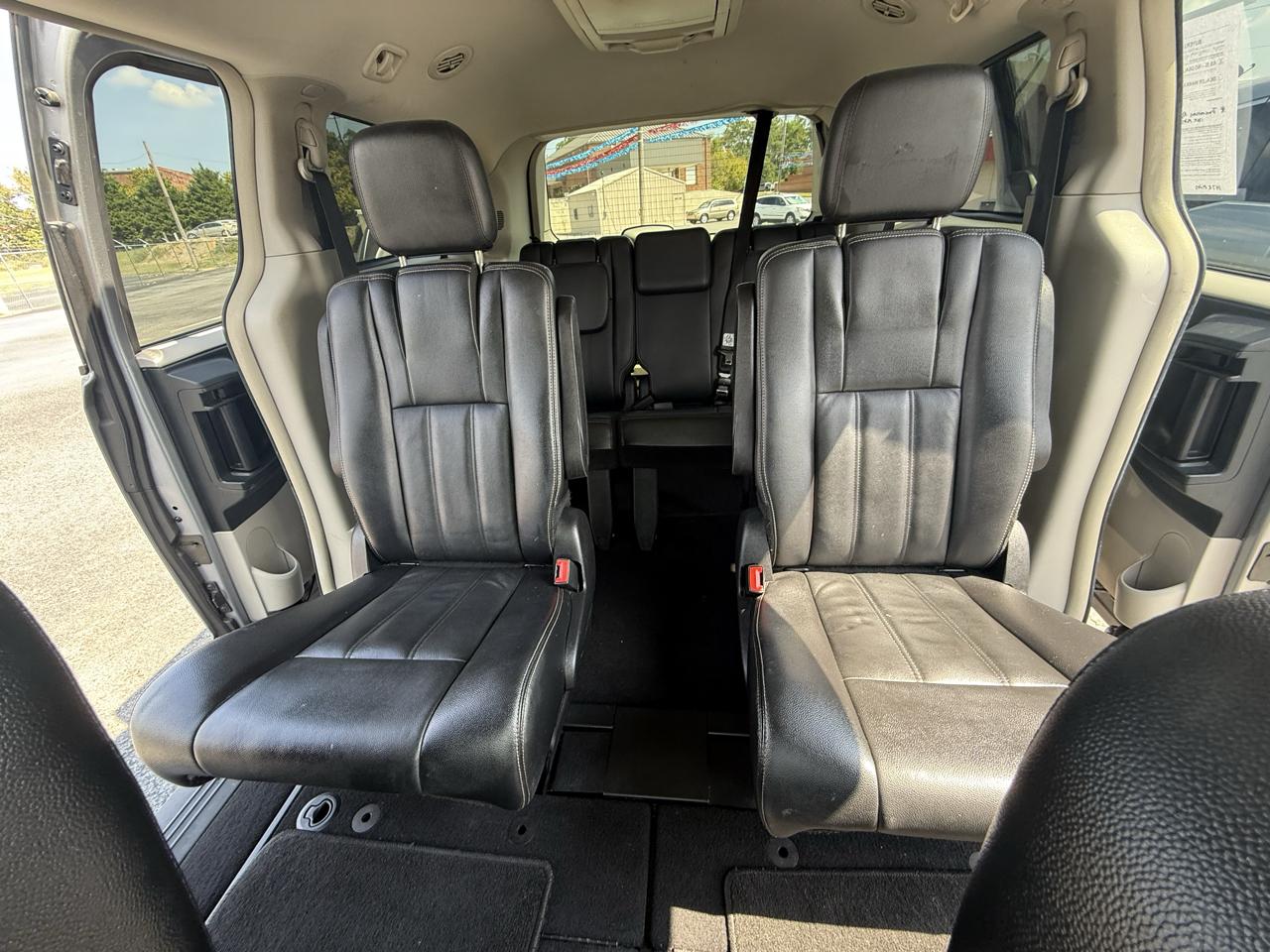 Chrysler Town & Country Touring 2013