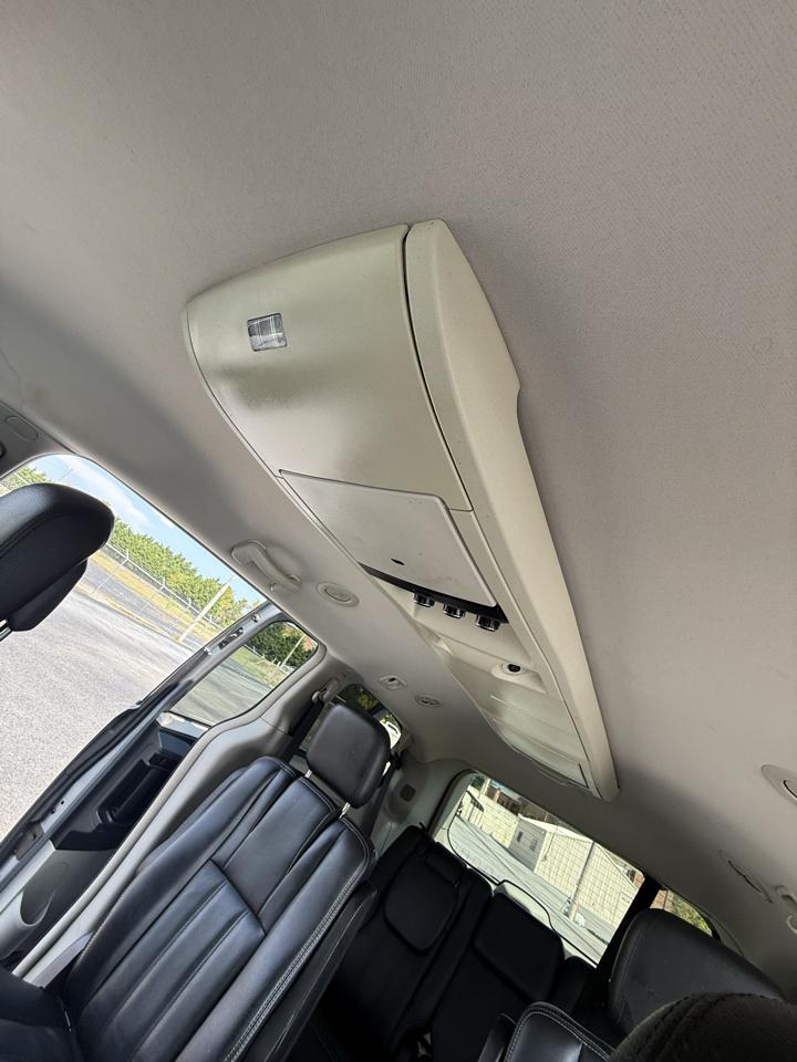 Chrysler Town & Country Touring 2013