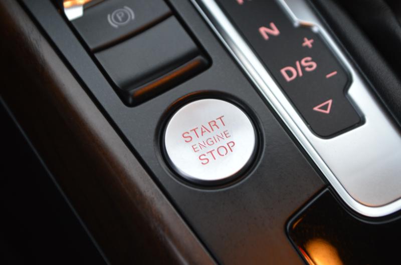 Audi A4 2.0T Sedan quattro Tiptronic 2014