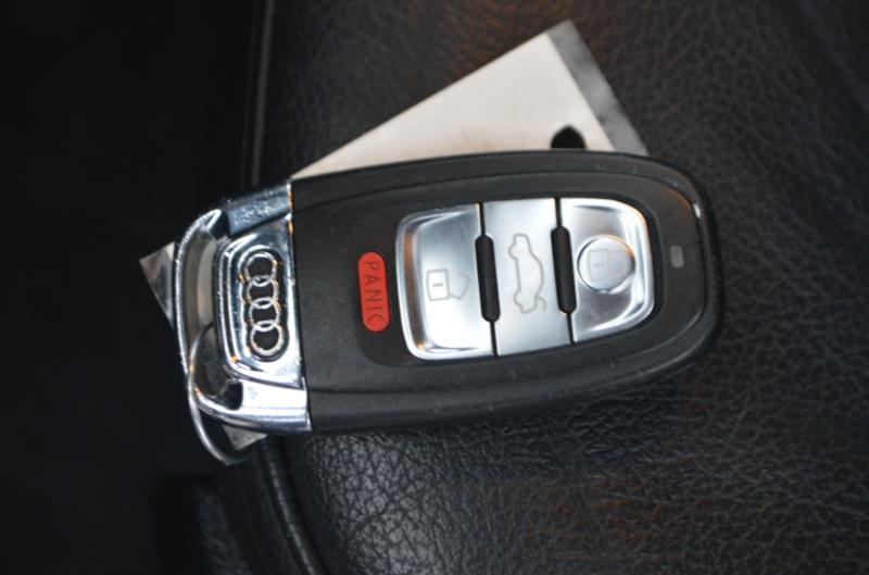 Audi A4 2.0T Sedan quattro Tiptronic 2014