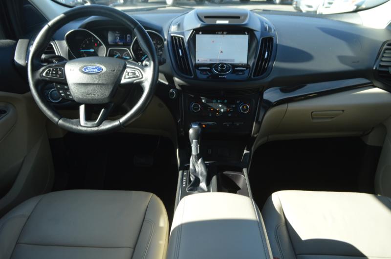 Ford Escape Titanium 4WD 2017