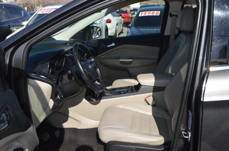 Ford Escape Titanium 4WD 2017