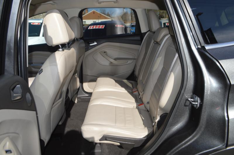 Ford Escape Titanium 4WD 2017