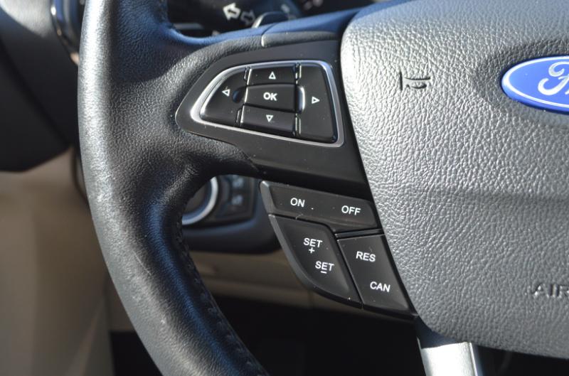 Ford Escape Titanium 4WD 2017