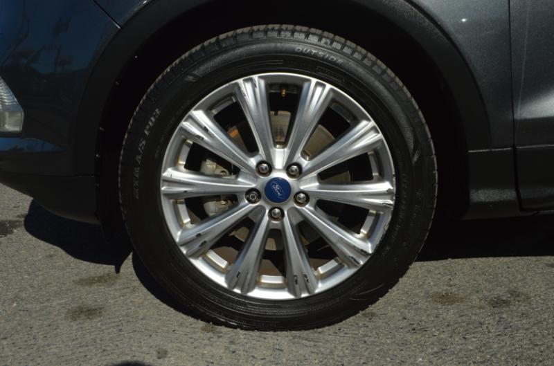 Ford Escape Titanium 4WD 2017