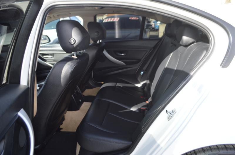 BMW 3-Series 328i Sedan 2012