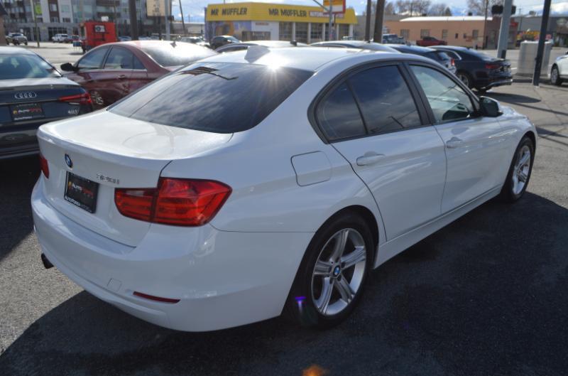 BMW 3-Series 328i Sedan 2012