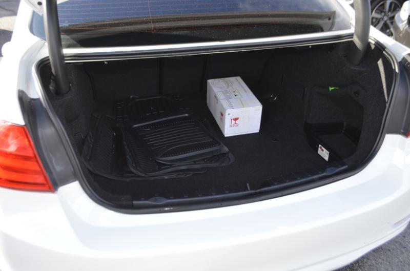 BMW 3-Series 328i Sedan 2012