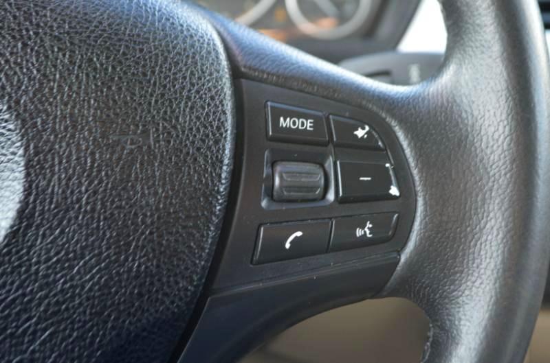 BMW 3-Series 328i Sedan 2012