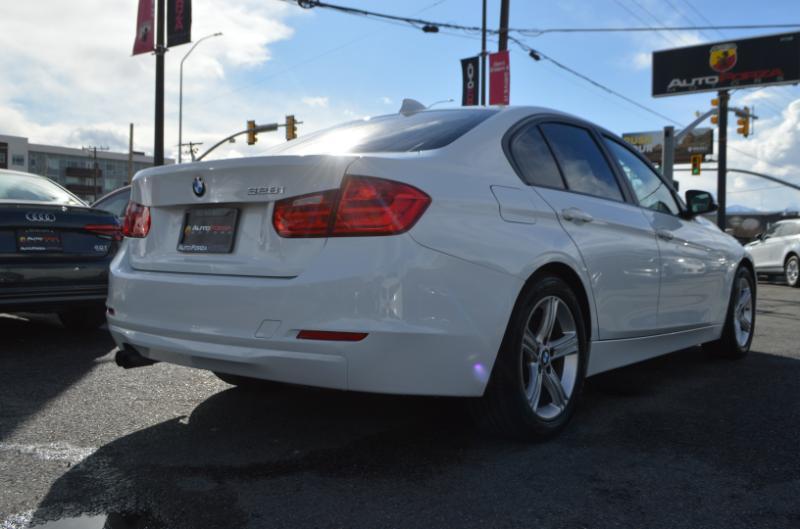 BMW 3-Series 328i Sedan 2012