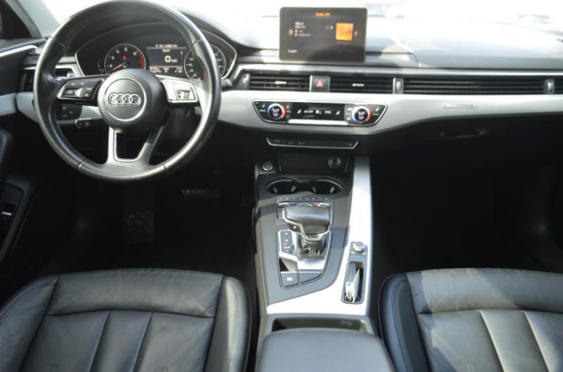 Audi A4 2.0T Premium quattro Sedan 2017