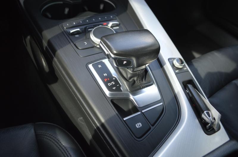 Audi A4 2.0T Premium quattro Sedan 2017