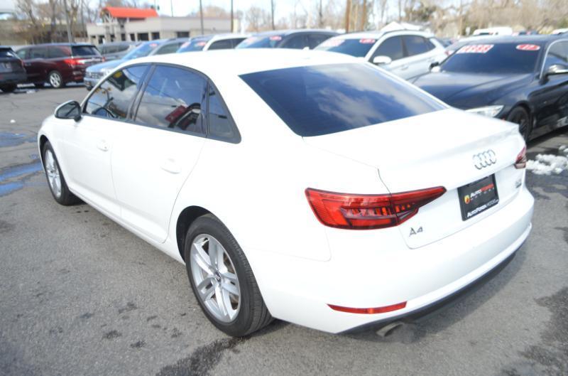 Audi A4 2.0T Premium quattro Sedan 2017