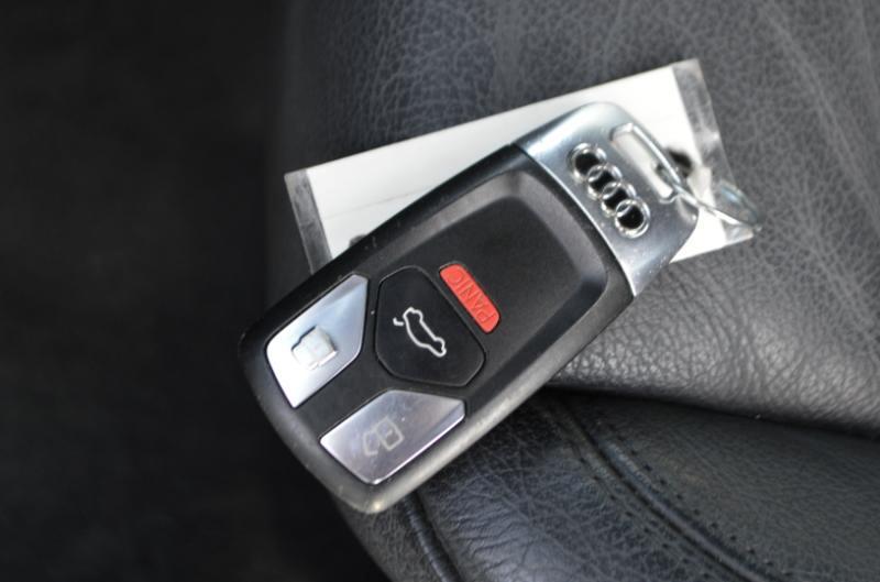 Audi A4 2.0T Premium quattro Sedan 2017