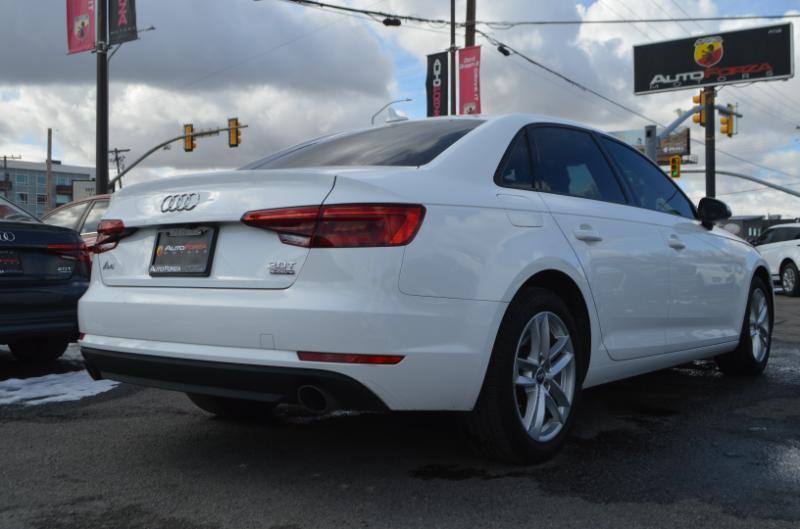 Audi A4 2.0T Premium quattro Sedan 2017