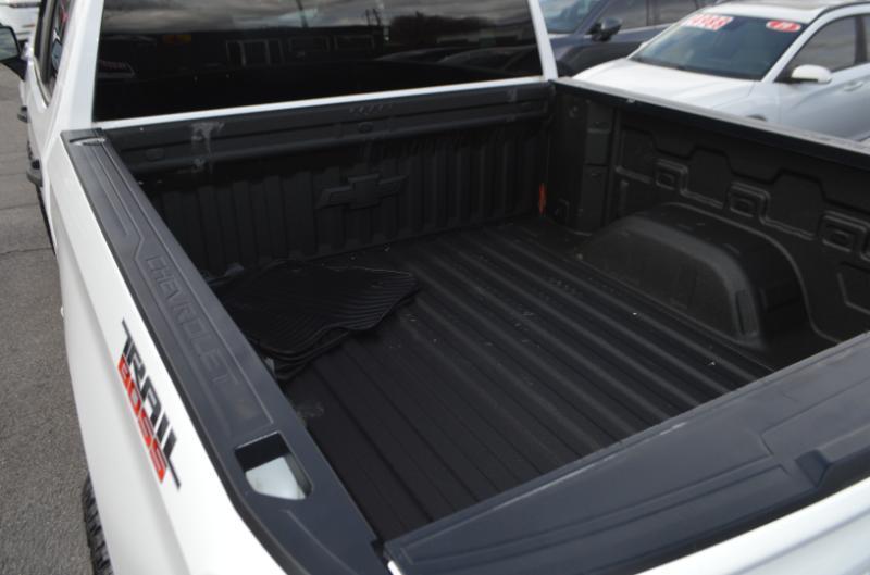 Chevrolet Silverado 1500 Custom Trail Boss Crew Cab Short Box 4WD 2020