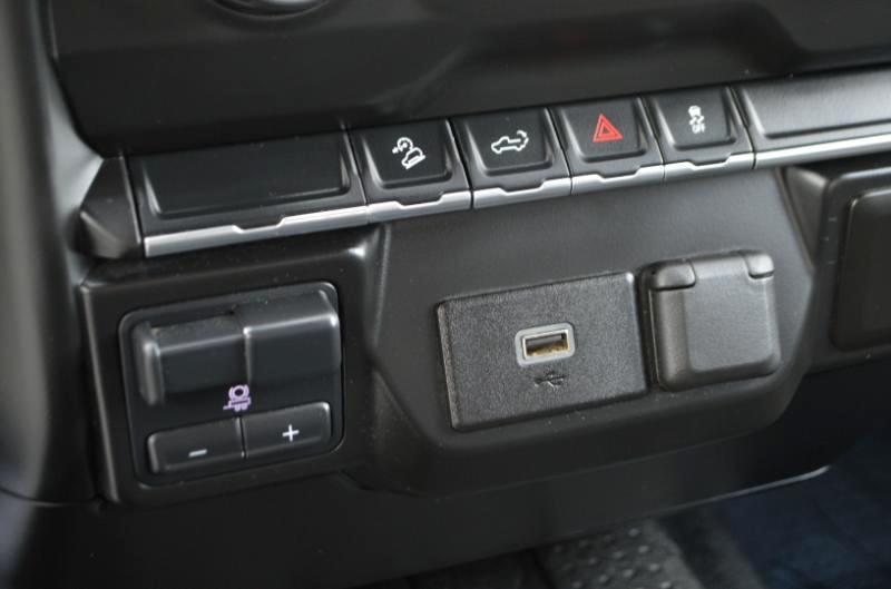 Chevrolet Silverado 1500 Custom Trail Boss Crew Cab Short Box 4WD 2020