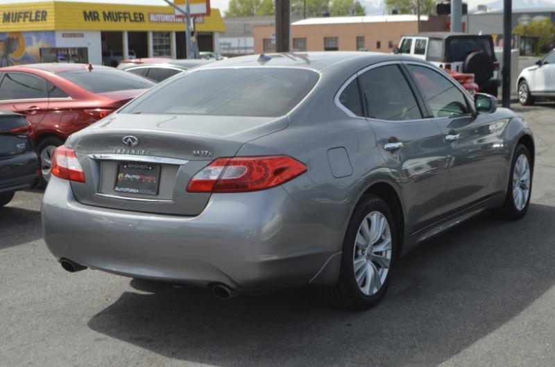 Infiniti M M37x 2011