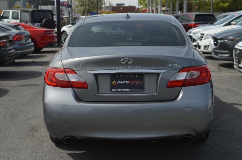 Infiniti M M37x 2011