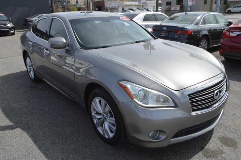 Infiniti M M37x 2011